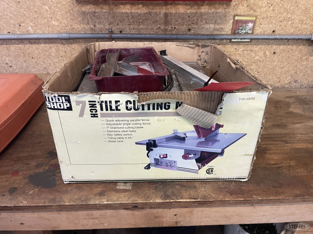 Tool shop tile cutting saw